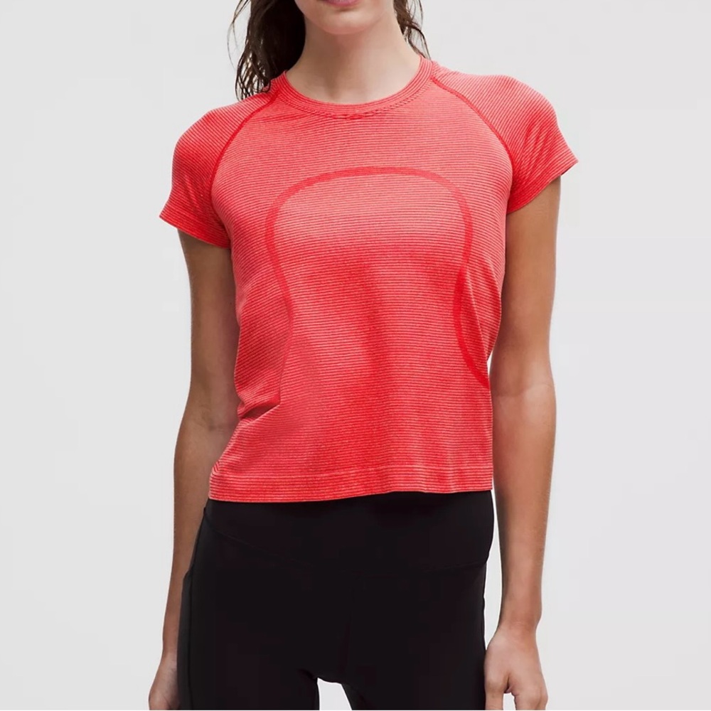 Lululemon Swiftly Tech Short-Sleeve Shirt 2.0
Waist Length